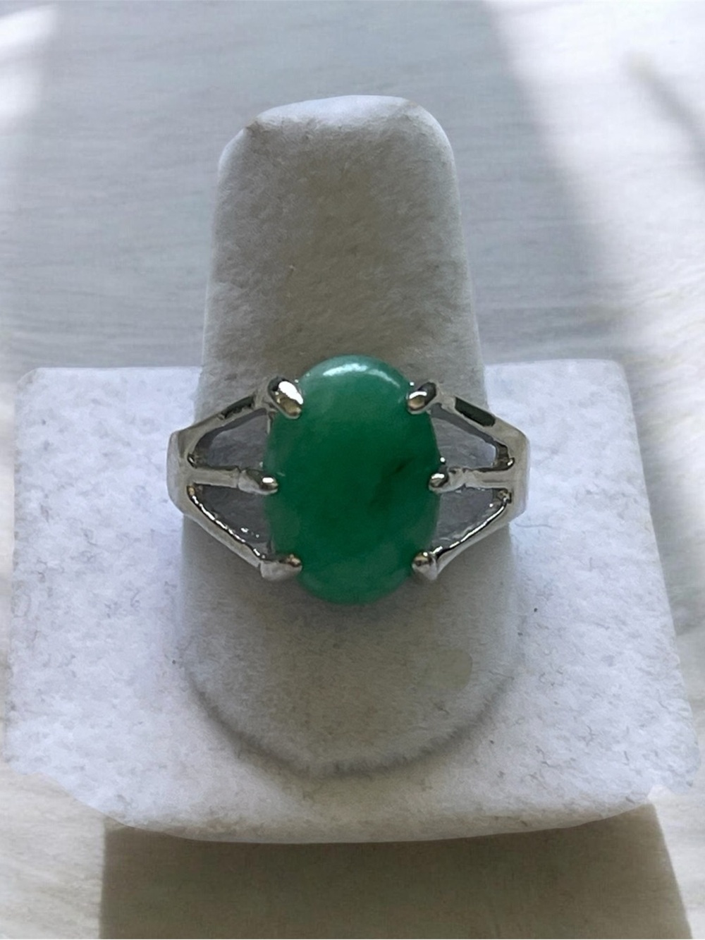 Green Oval Emerald Silver Ring - Women's Jewelry size 8.5